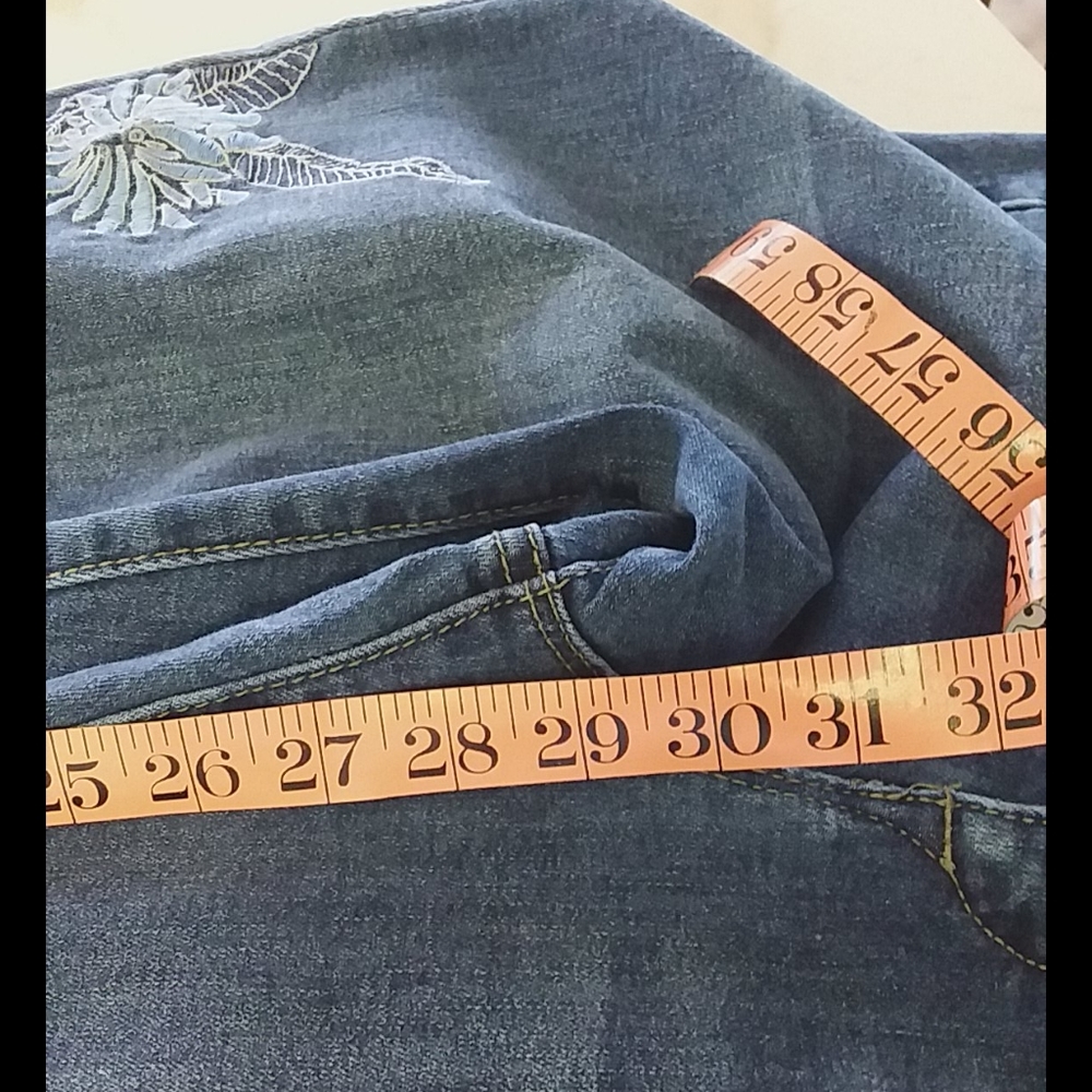 Anne Klein Stretch Jeans. - Picture 6 of 10